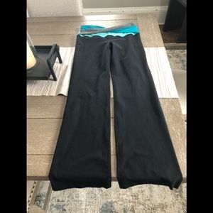 Size 8 LULU lemons